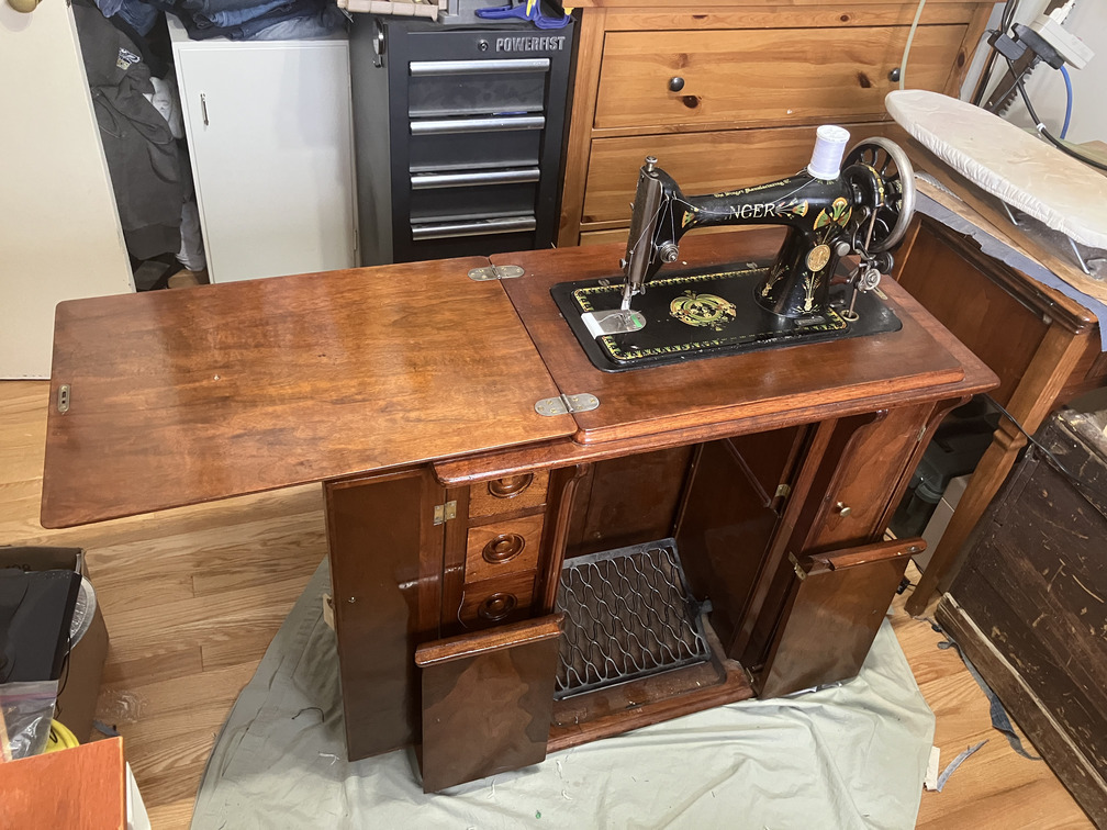 Singer 66 Cabinet 21 main view